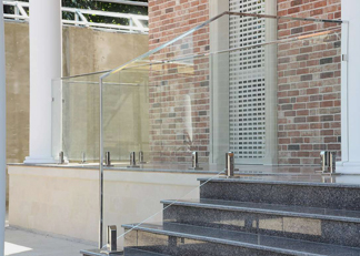 How to Maintain and Clean Your Outside Glass Fence 